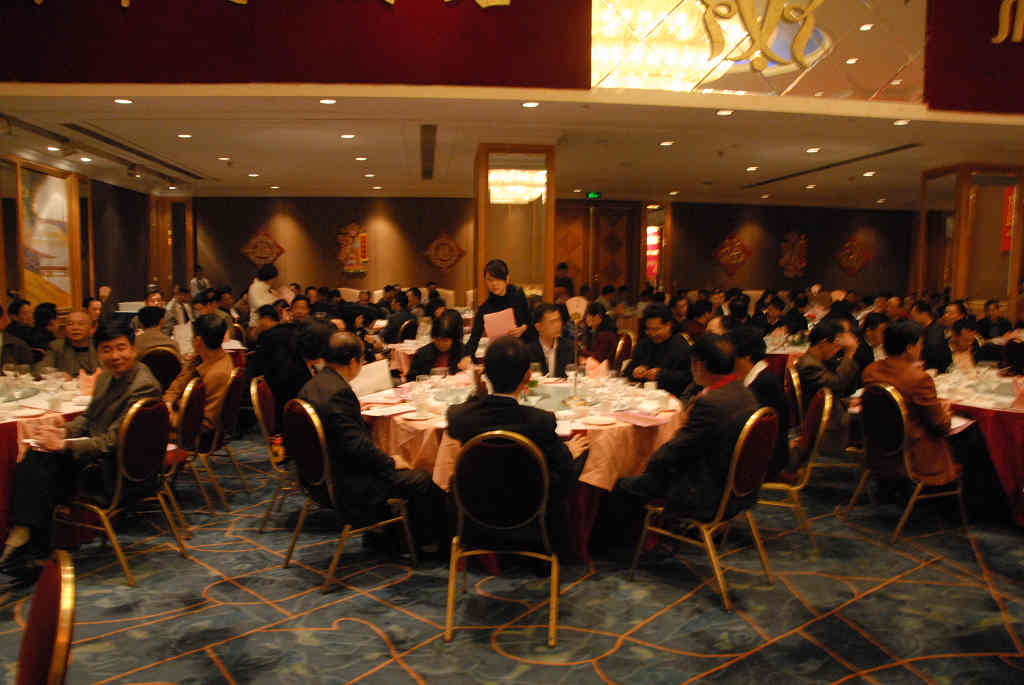大会进行无记名投票选举.jpg